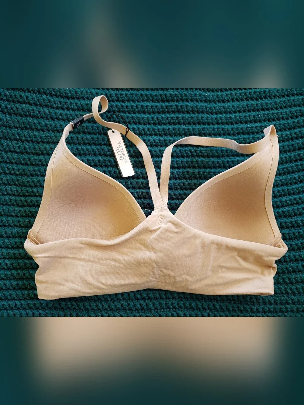 Victoria's Secret Lightly Lined Plunge Bra - Picture 2 of 3